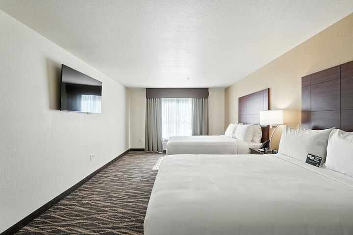 Cobblestone Hotel & Suites-Bellefontaine