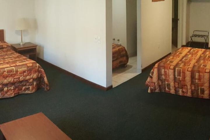 Room 25 of 47
