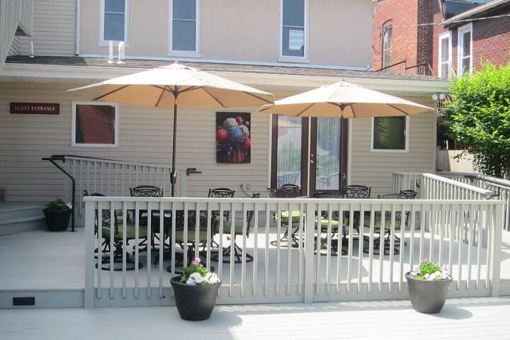 Hotel Exterior 64 of 64