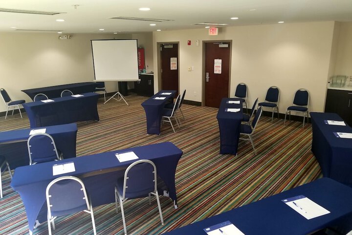 Holiday Inn Express Hotel & Suites Mebane by IHG