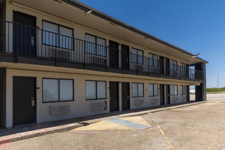 Room 7 of 19