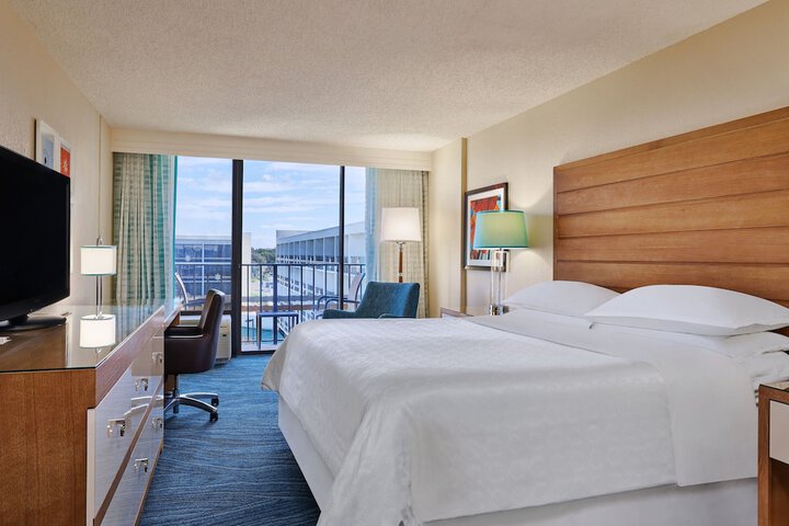 Room 34 of 60