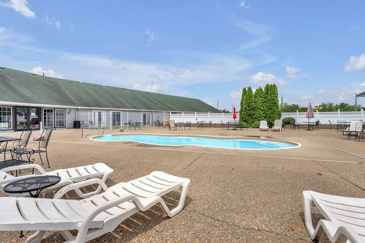 Indiana Beach Hotel and Banquet Hall
