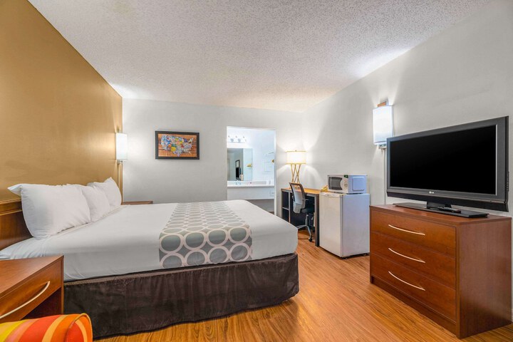 Room 26 of 35