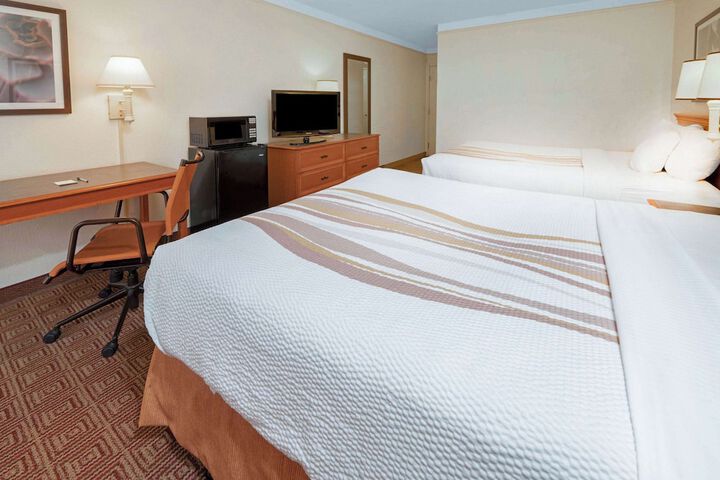 Room 20 of 28