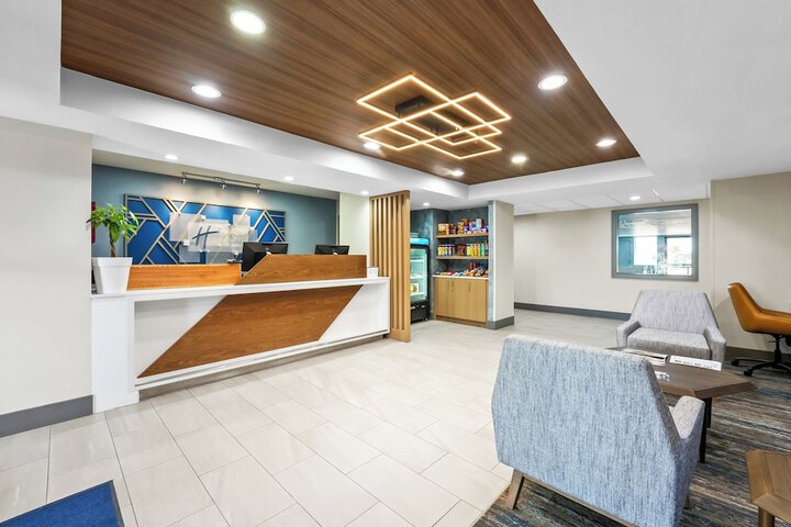 Holiday Inn Express Hotel & Suites Wabash by IHG