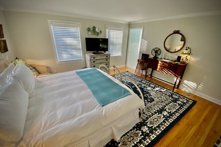 Room 27 of 70
