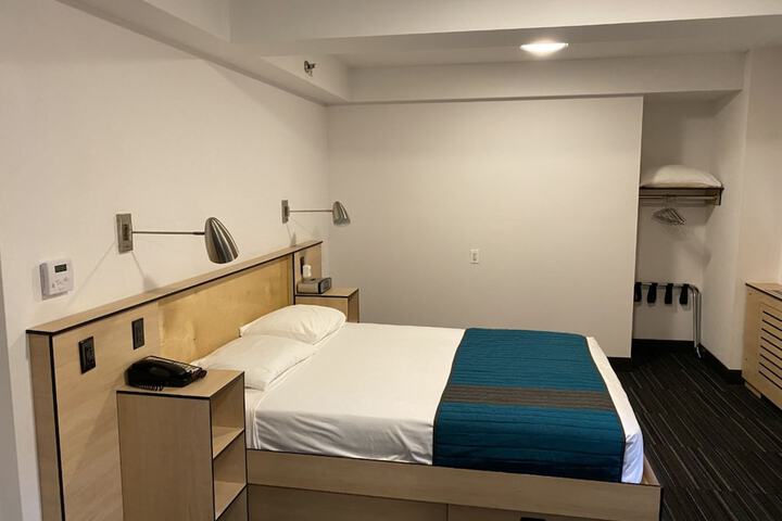 Room 21 of 31