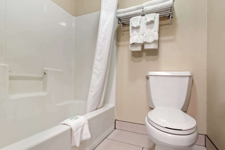 Quality Inn Hays I-70