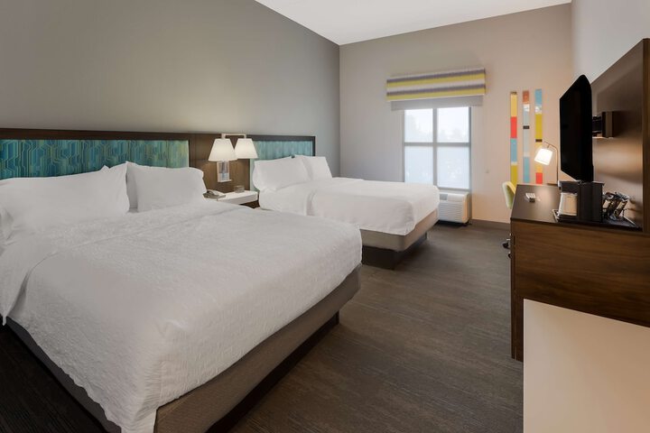 Hampton Inn & Suites Fredericksburg-at Celebrate Virginia