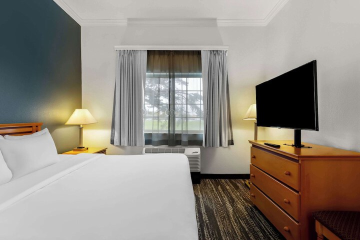 Room 14 of 29