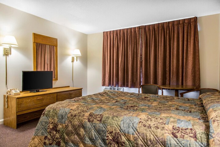 Room 12 of 22