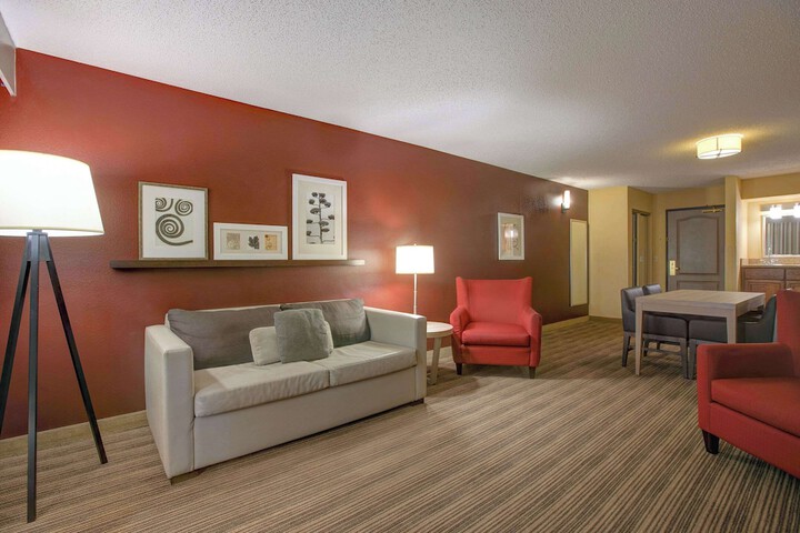 Comfort Inn & Suites St. Paul Northeast