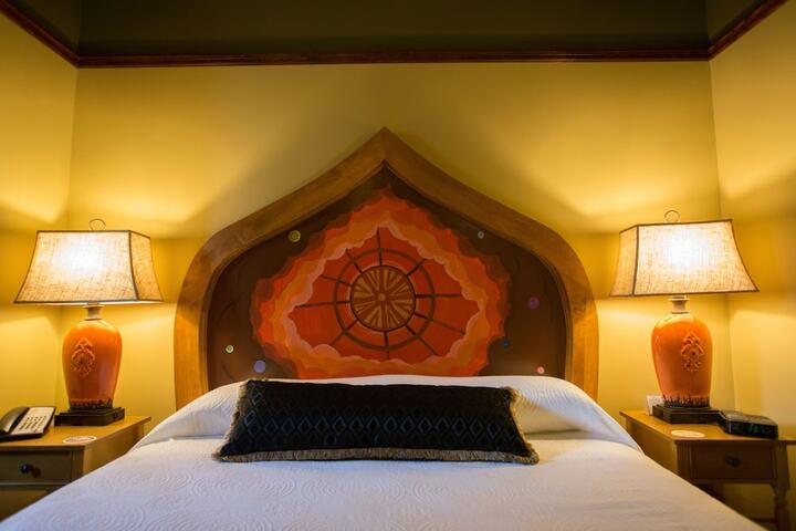 Room 30 of 53