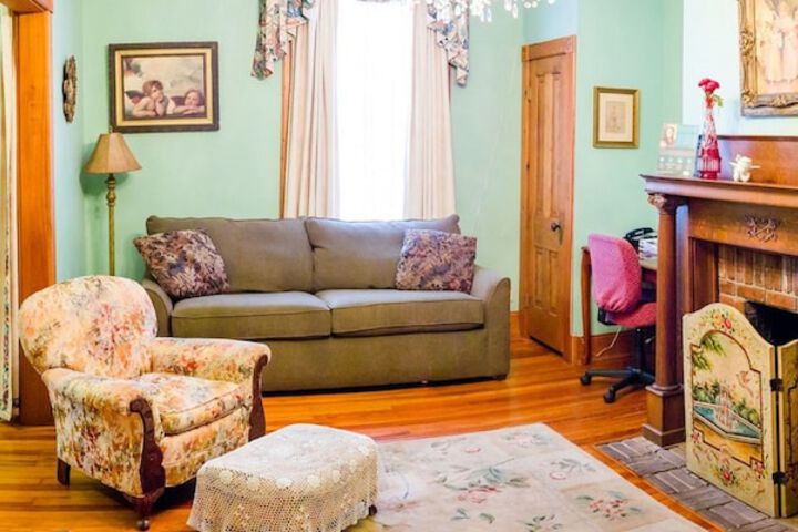 Room 150 of 206