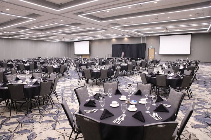 Holiday Inn & Suites Cedar Falls - Waterloo Event Center by IHG