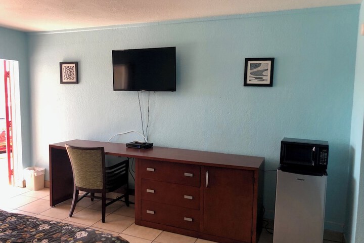 Room 17 of 31