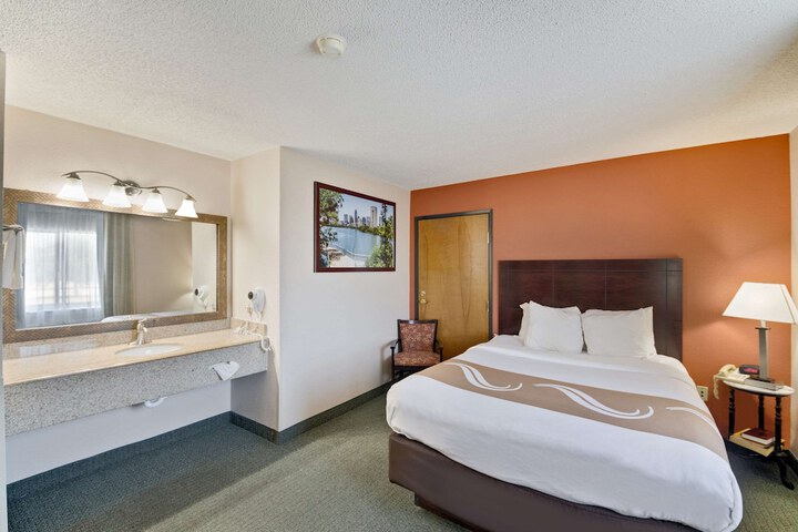 Room 33 of 41
