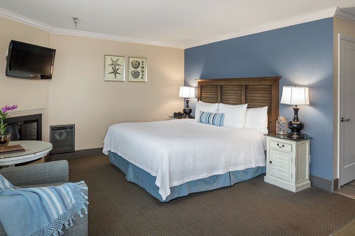 Sand Pebbles Inn