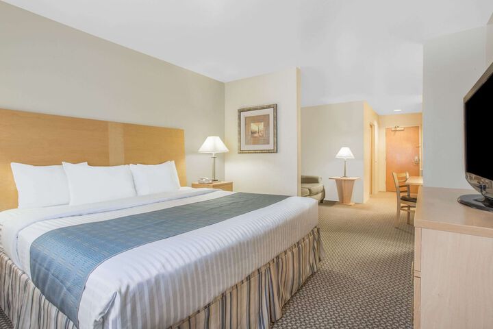 Room 6 of 20