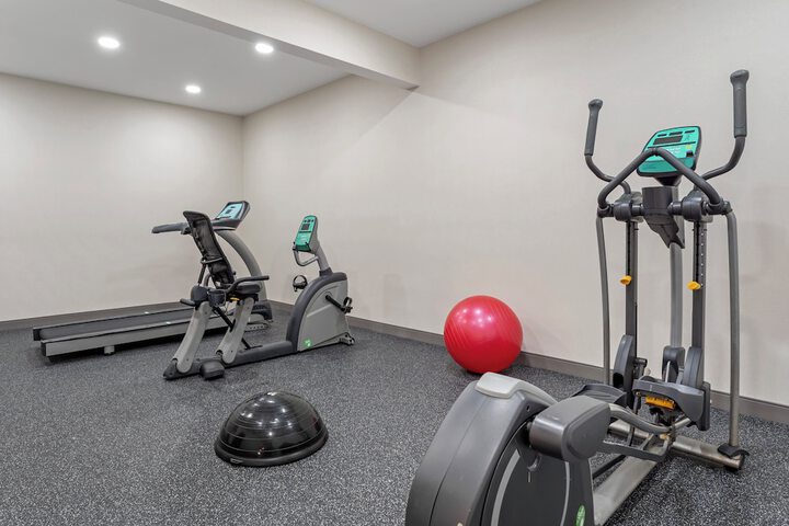 Holiday Inn Express Pittsburgh East - Mall Area by IHG