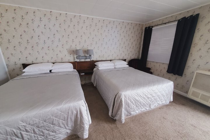 Room 13 of 19