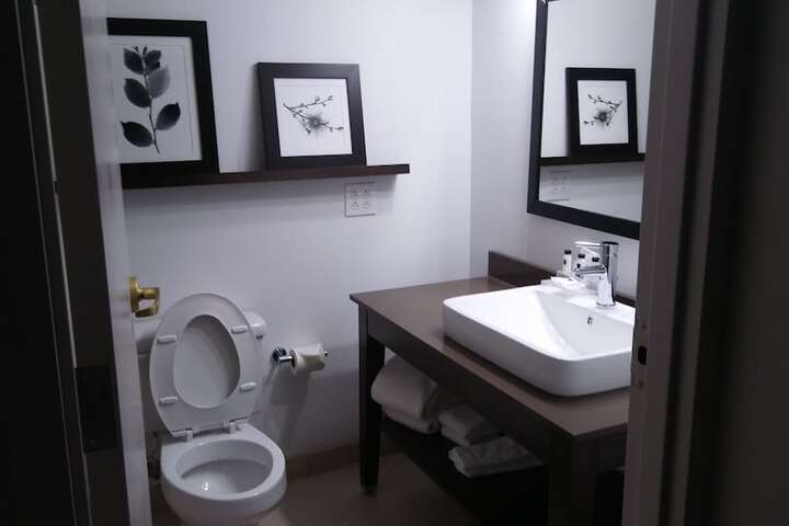 Room 30 of 44