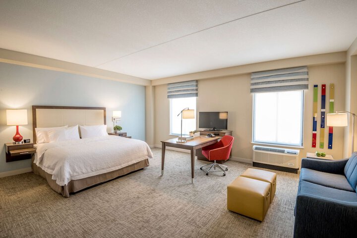 Hampton Inn & Suites Tulsa Downtown