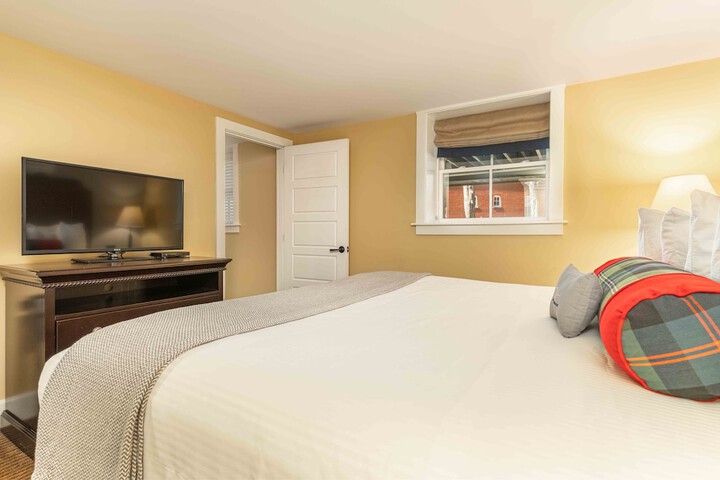 Room 42 of 121