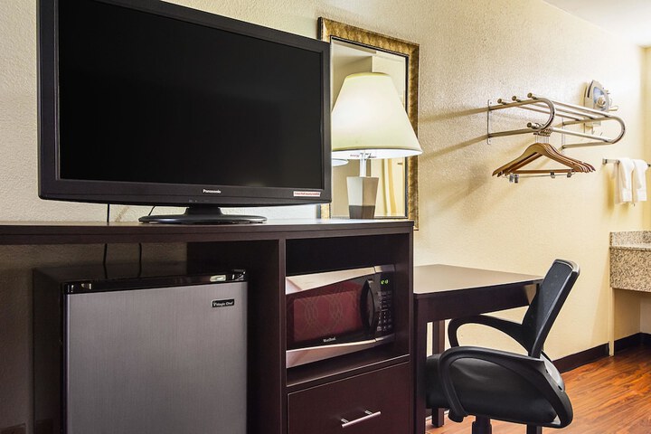 Room 18 of 29