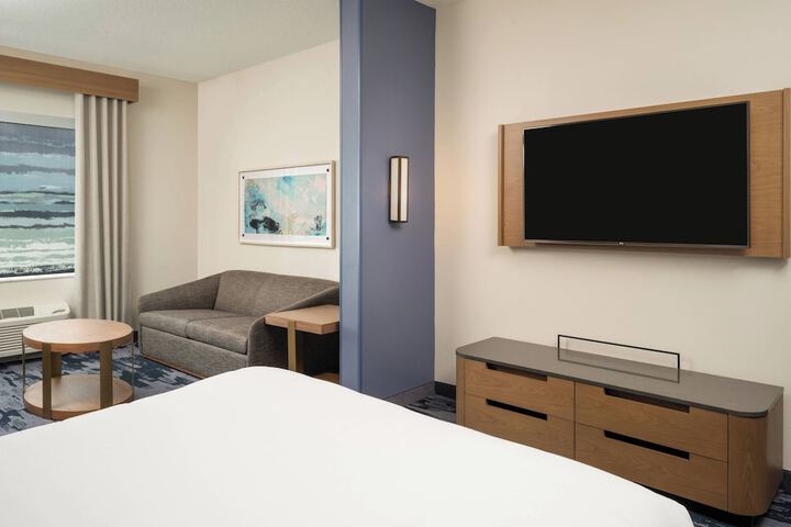 Room 7 of 18