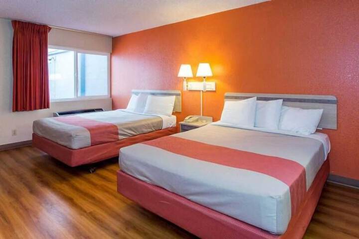 Room 7 of 10