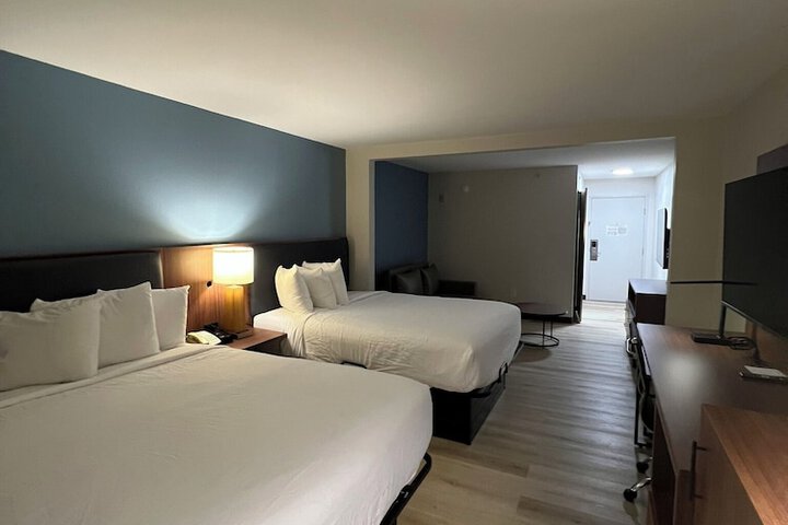 Wingate by Wyndham Dublin Near Claytor Lake State Park