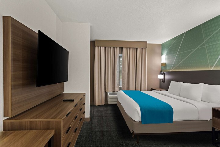 Room 19 of 39
