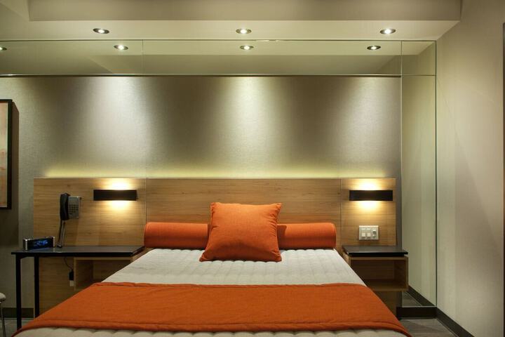 Room 18 of 20
