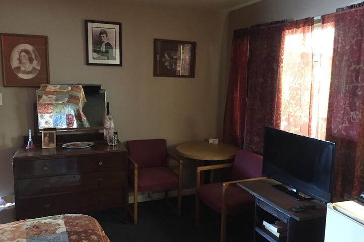 Holiday Lodge