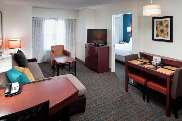 Room 26 of 38