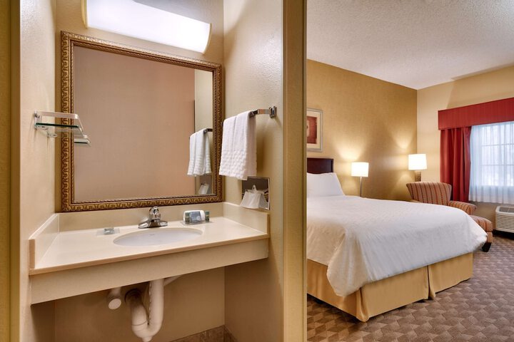 Room 18 of 37