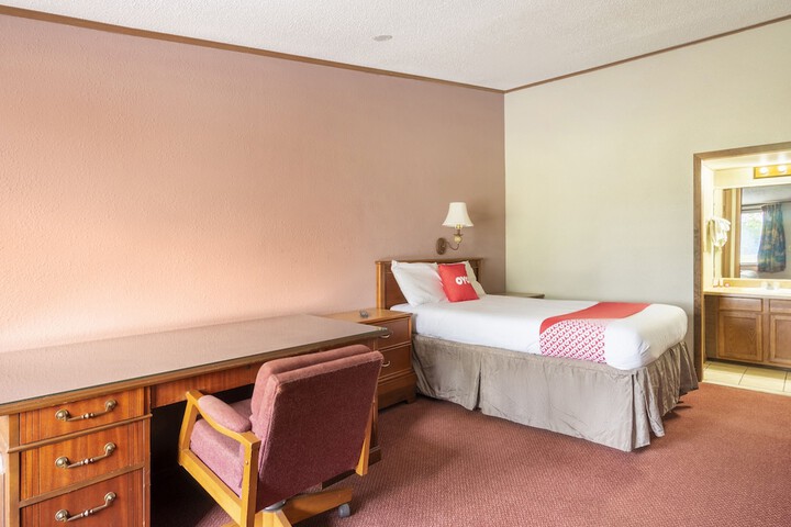 Room 21 of 38