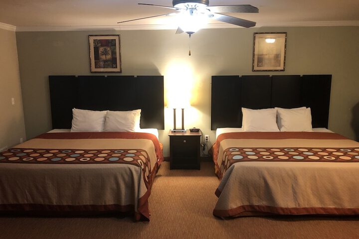 Room 12 of 16