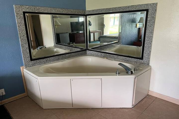 Hot Tub 88 of 95