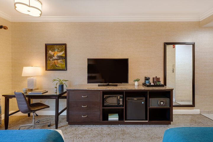 Ayres Suites Diamond Bar