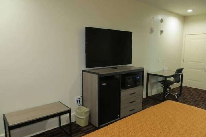 Room 9 of 14