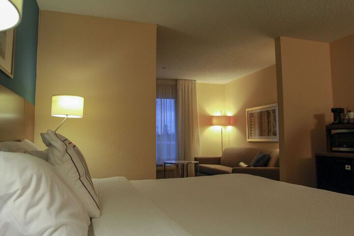 Room 22 of 33