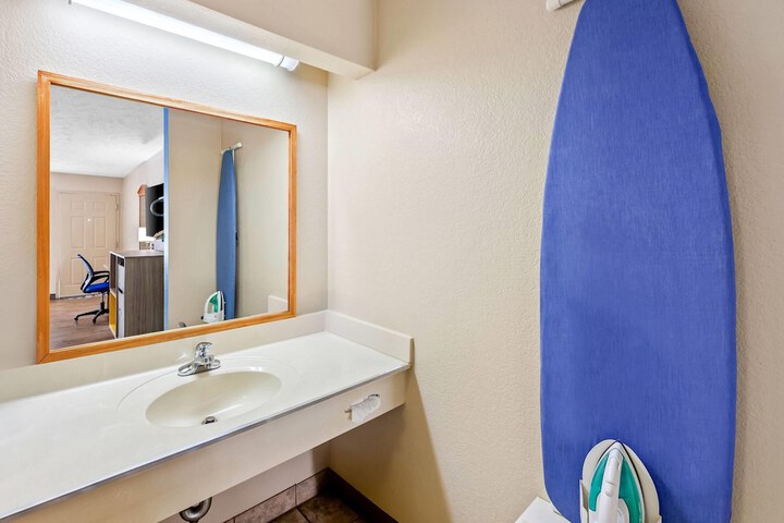 Days Inn by Wyndham Lexington