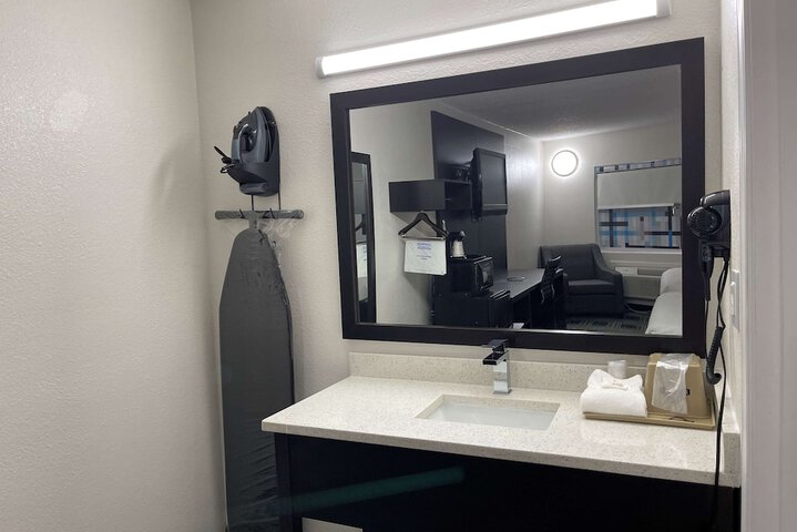 Room 8 of 14