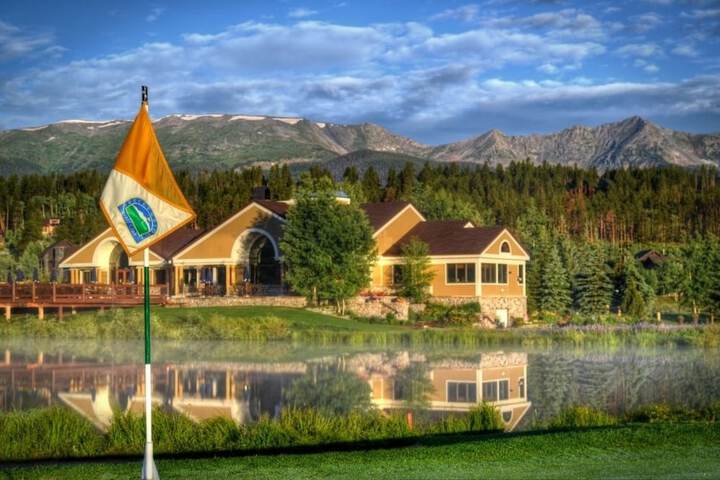Grand Timber Lodge