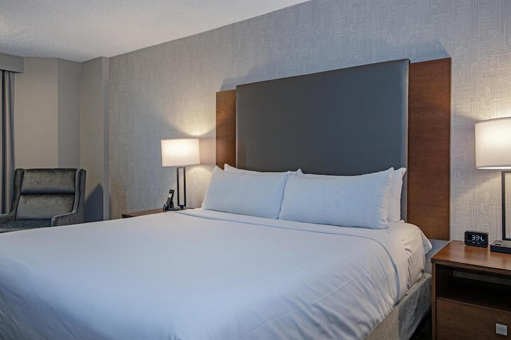 DoubleTree by Hilton Hotel West Edmonton