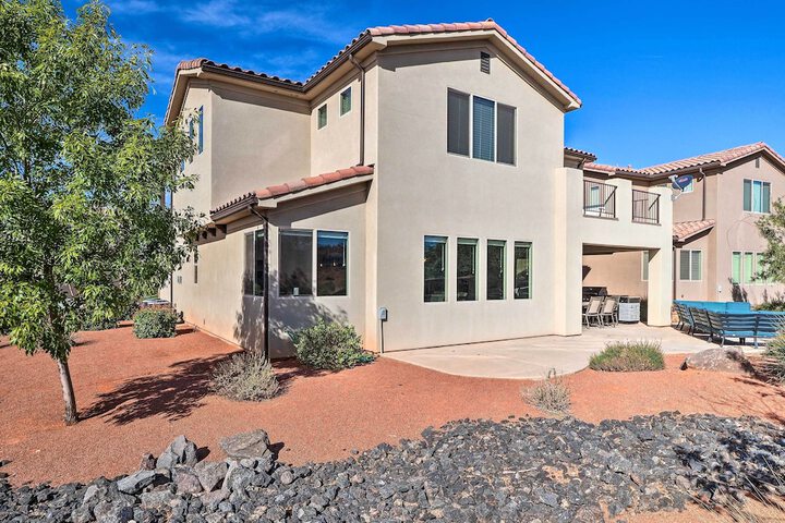 Utah Home w / Pool & Hot Tub Access Mtn Views!