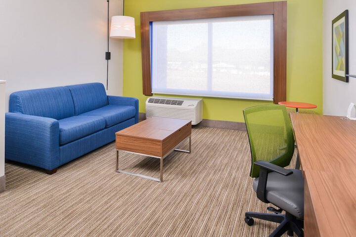 Holiday Inn Express & Suites Van Horn by IHG